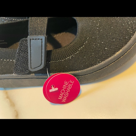 SO Avaa Girls' Mary Jane Uniform Shoes Size: 12 Color: Black - Picture 4 of 6